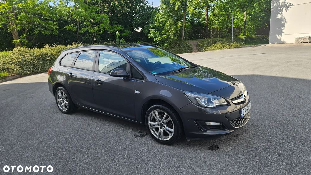 Opel Astra 1.4 Turbo 150 Jahre - 11