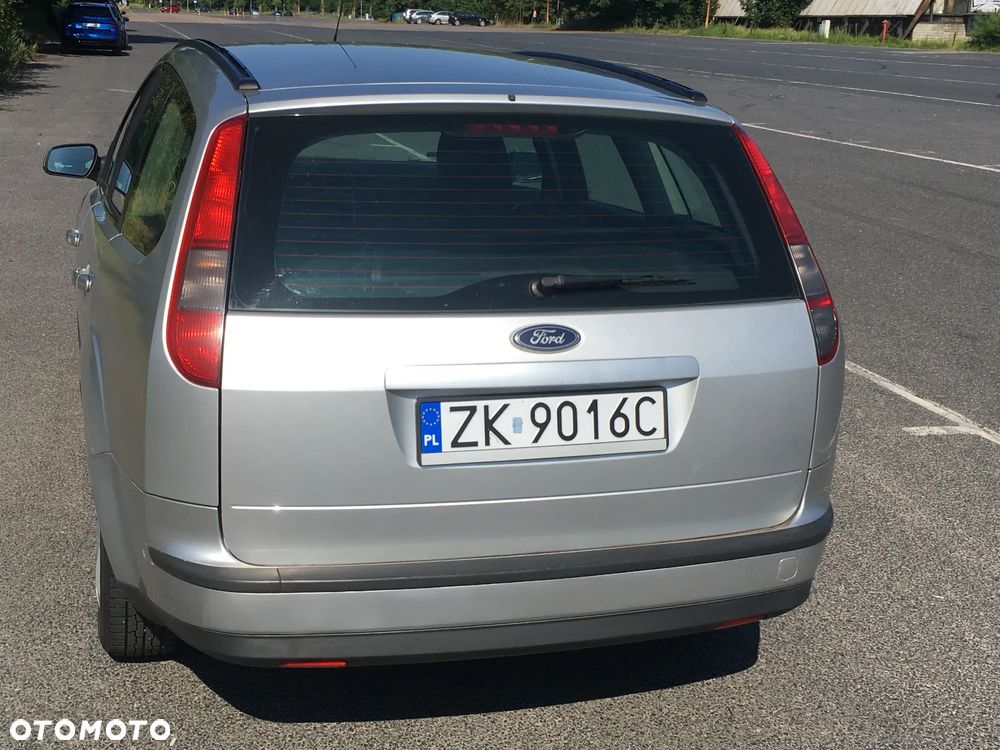 Ford Focus 1.6 16V Ambiente - 3