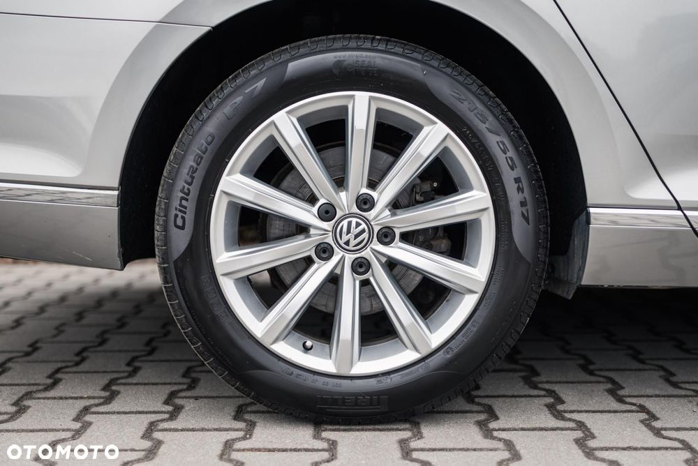 Volkswagen Passat - 40
