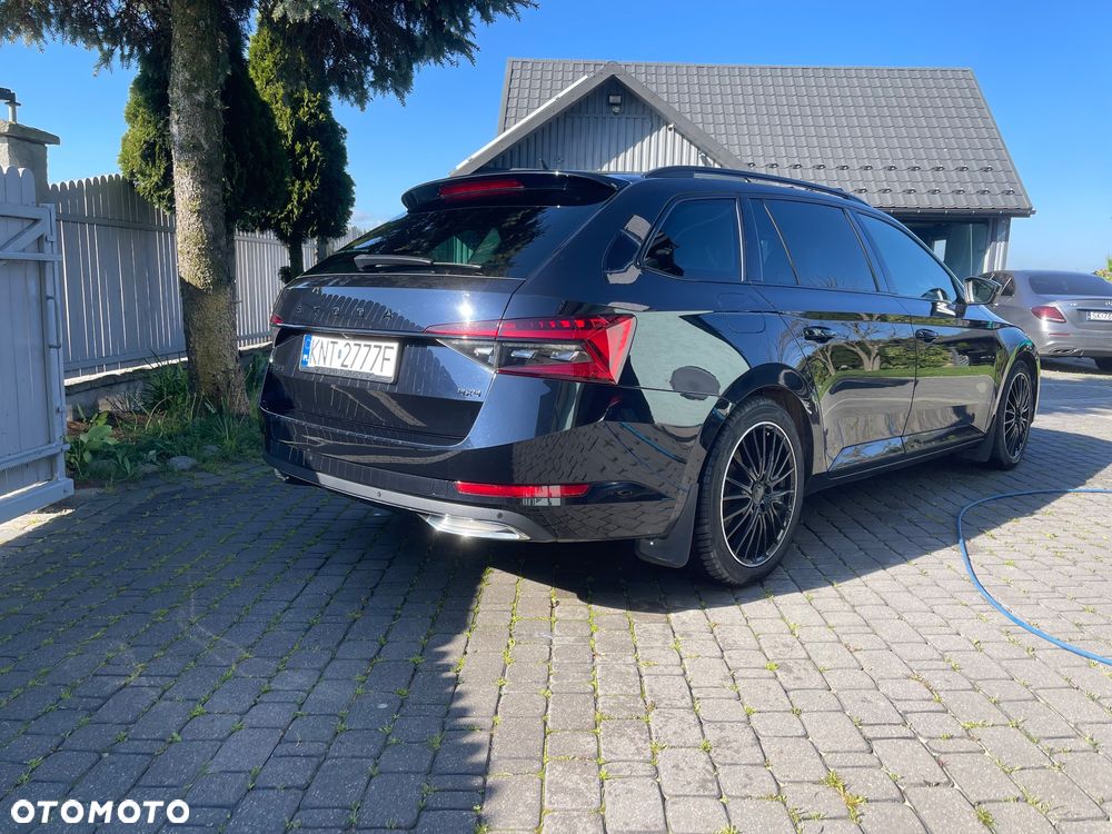 Skoda Superb 2.0 TDI SCR 4x4 Sportline DSG - 3