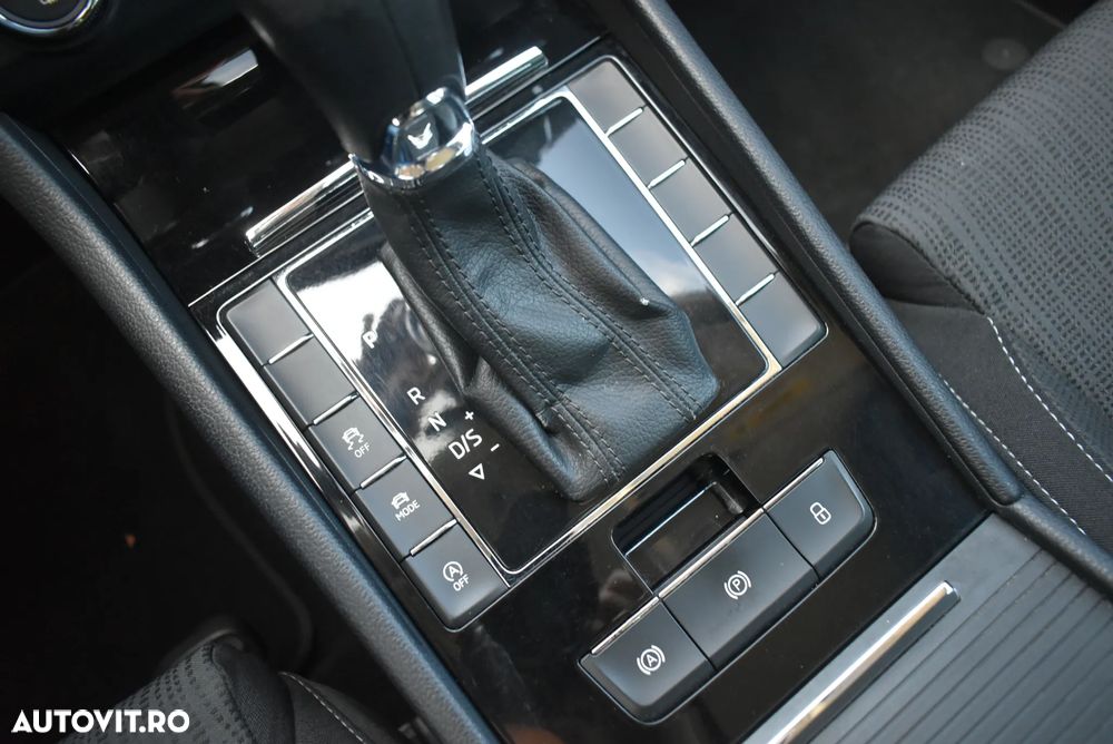 Skoda Superb 2.0 TDI DSG Ambition - 19