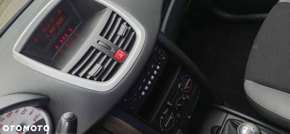 Peugeot 207 1.4 16V Trendy - 13