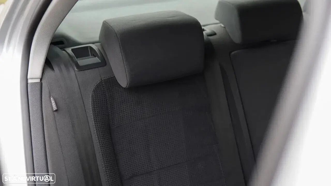 VW Jetta - 43