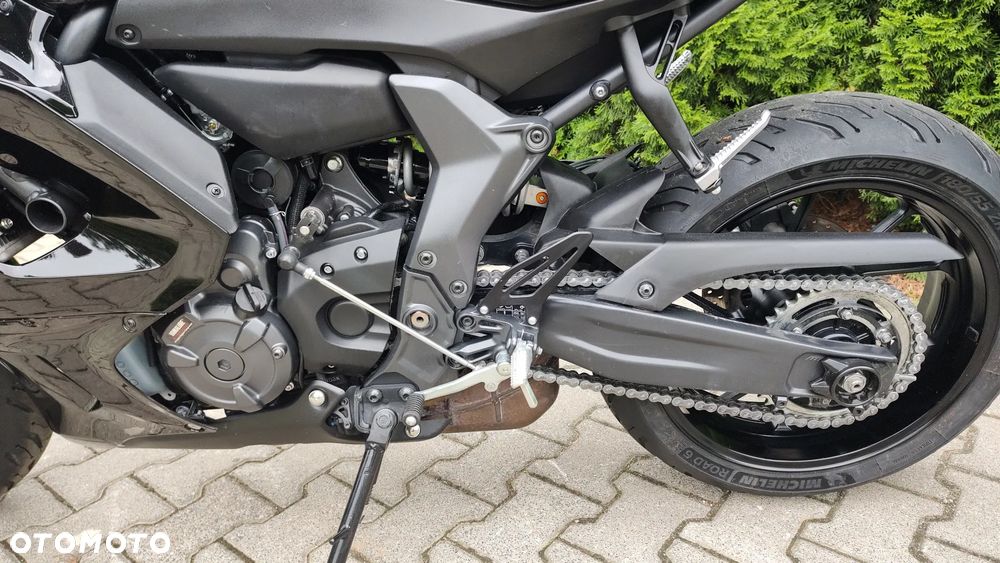 Yamaha R7 - 12