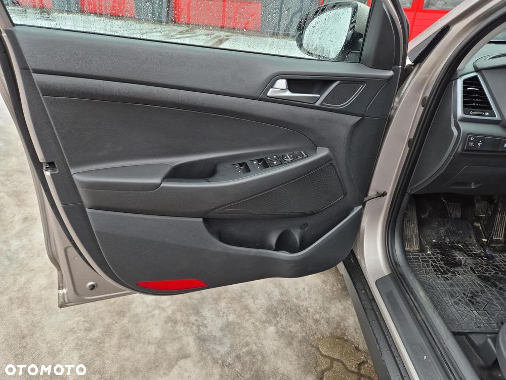 Hyundai Tucson 1.7 CRDI BlueDrive Comfort 2WD - 11
