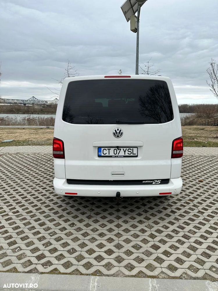 Volkswagen Multivan - 10