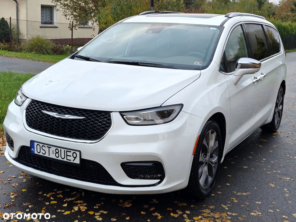 Chrysler Pacifica - 1