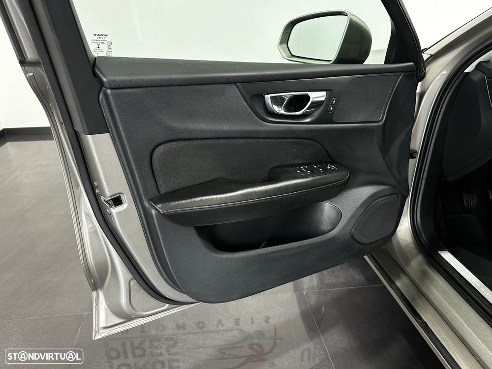 Volvo V60 2.0 D3 Momentum - 18