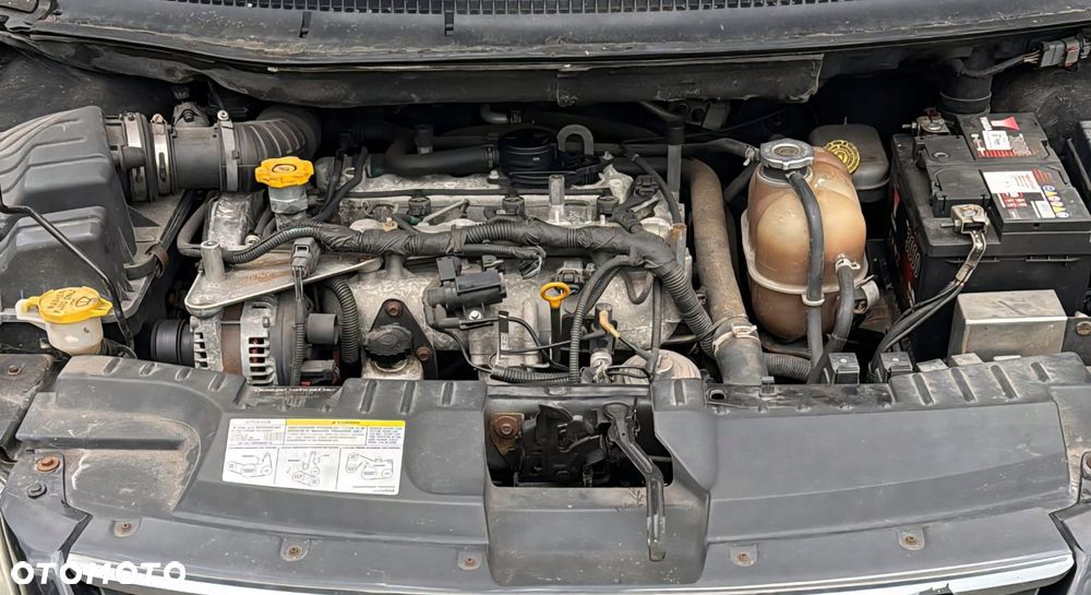 chrysler grand voyager silnik r2816c5 2.8 diesel150km kompletny film - 1