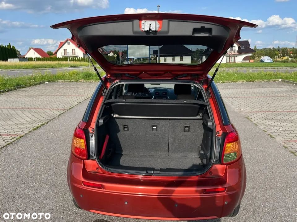 Suzuki SX4 1.6 Premium - 10