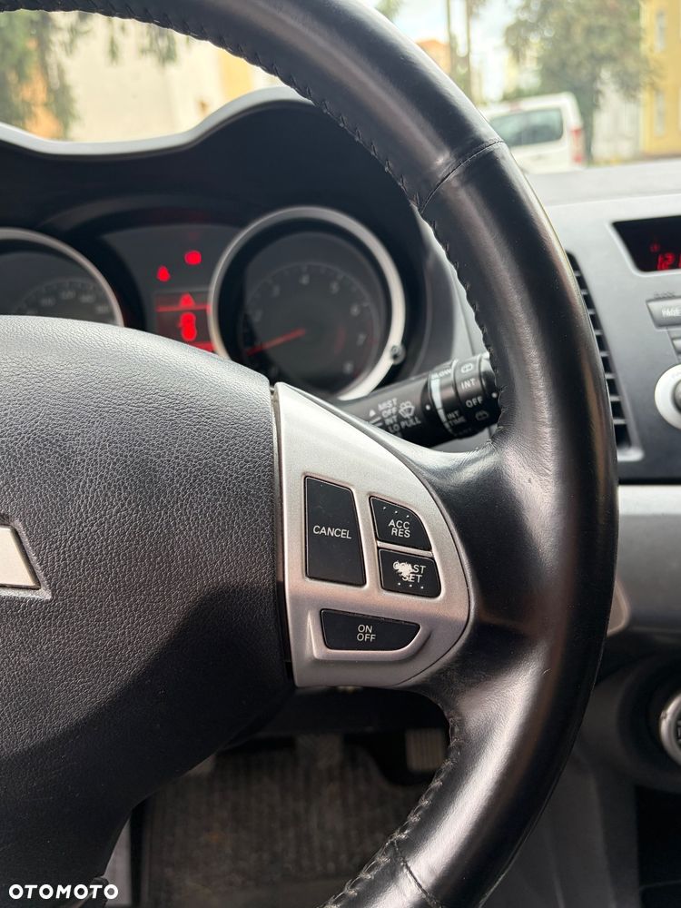 Mitsubishi Lancer 1.8 Invite - 22
