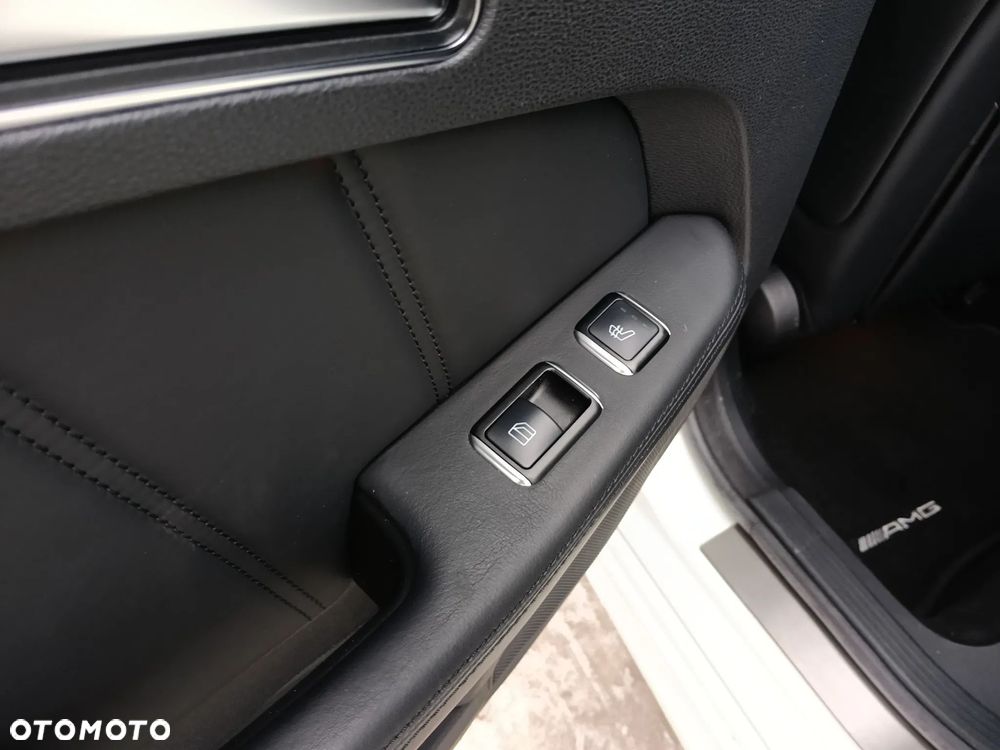 Mercedes-Benz Klasa E - 37