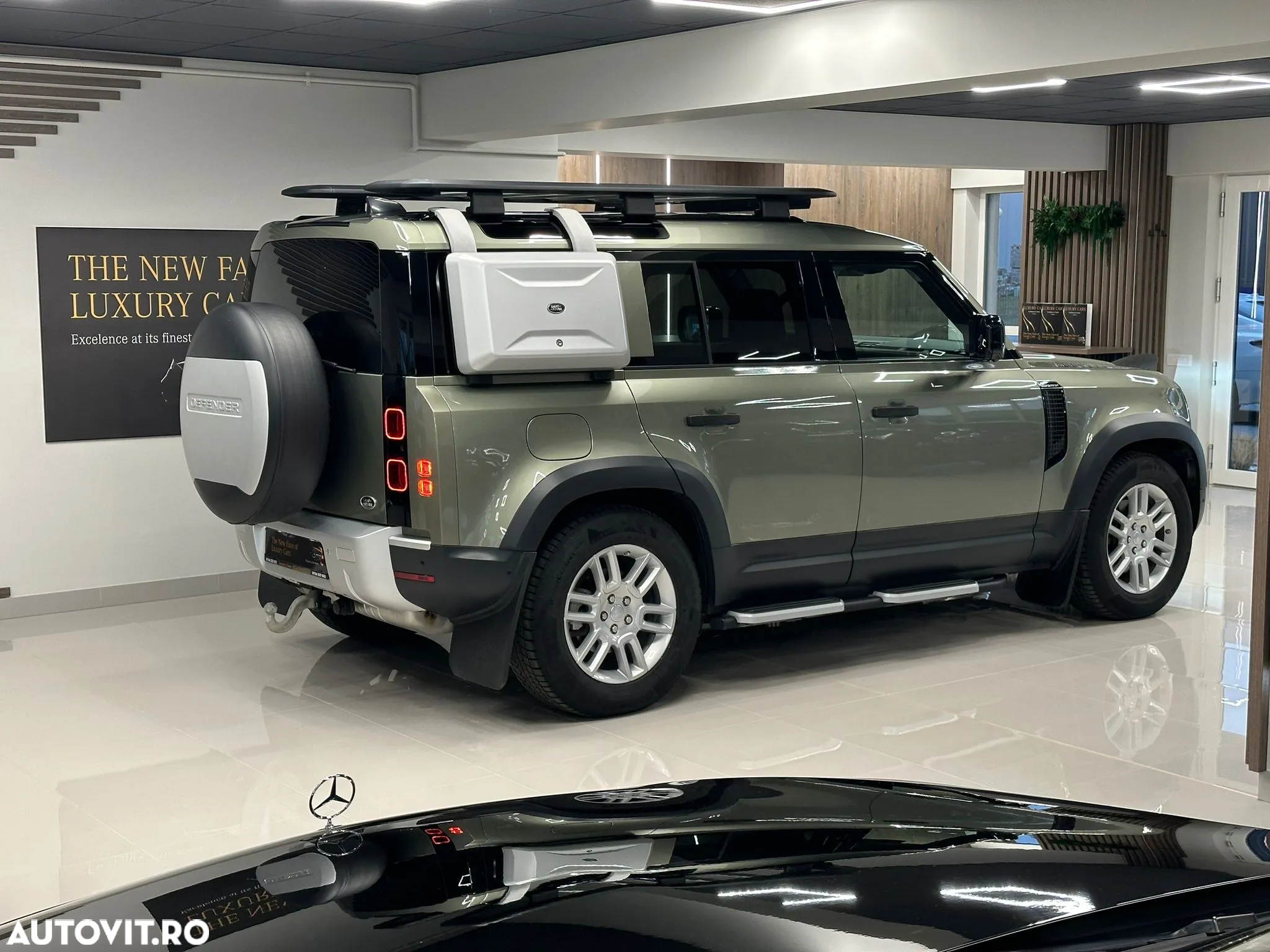 Land Rover Defender 110 2.0L D240 S - 5