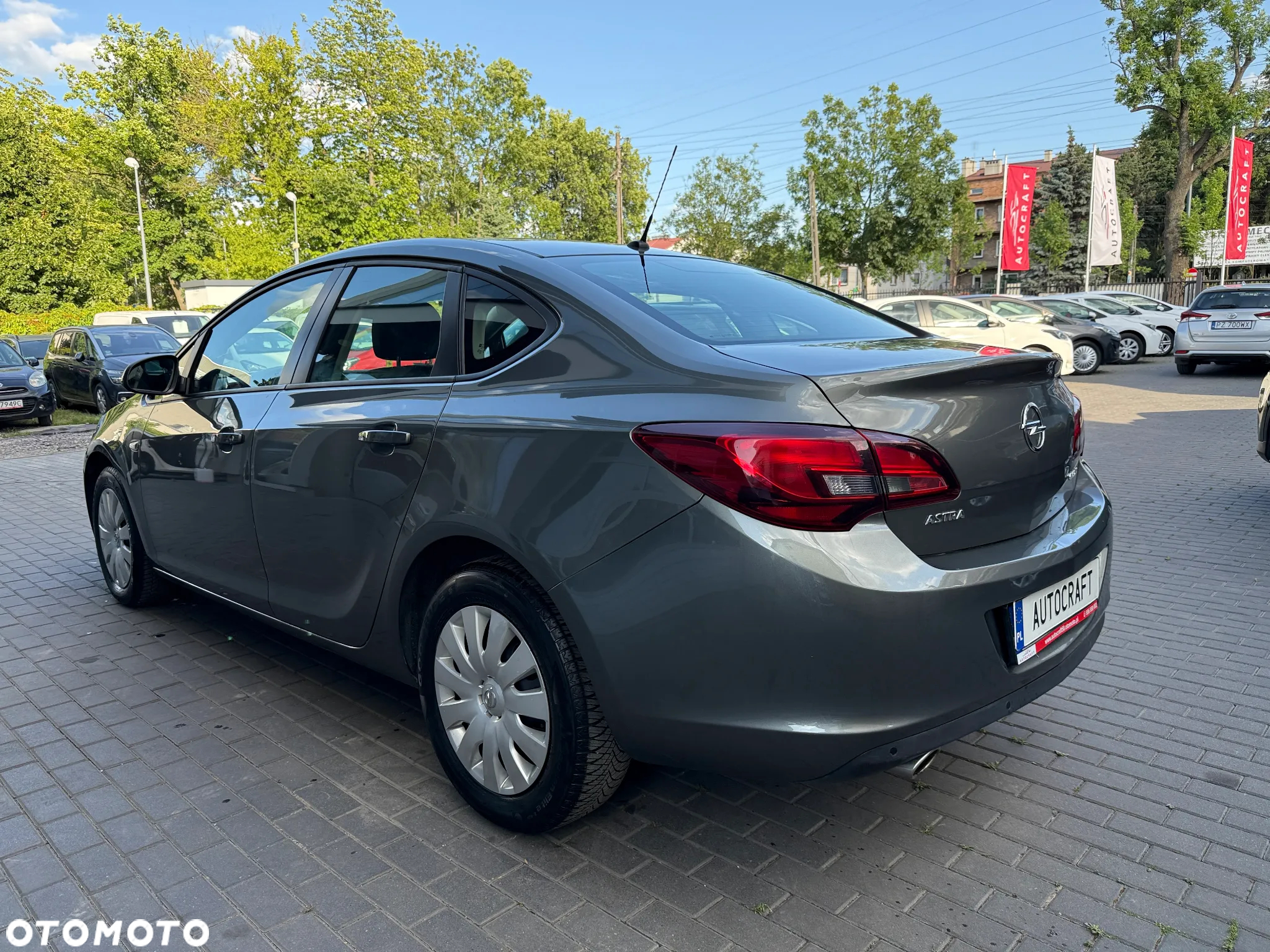 Opel Astra IV 1.4 T Business EU6 - 20