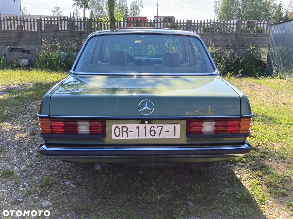 Mercedes-Benz W123 - 17