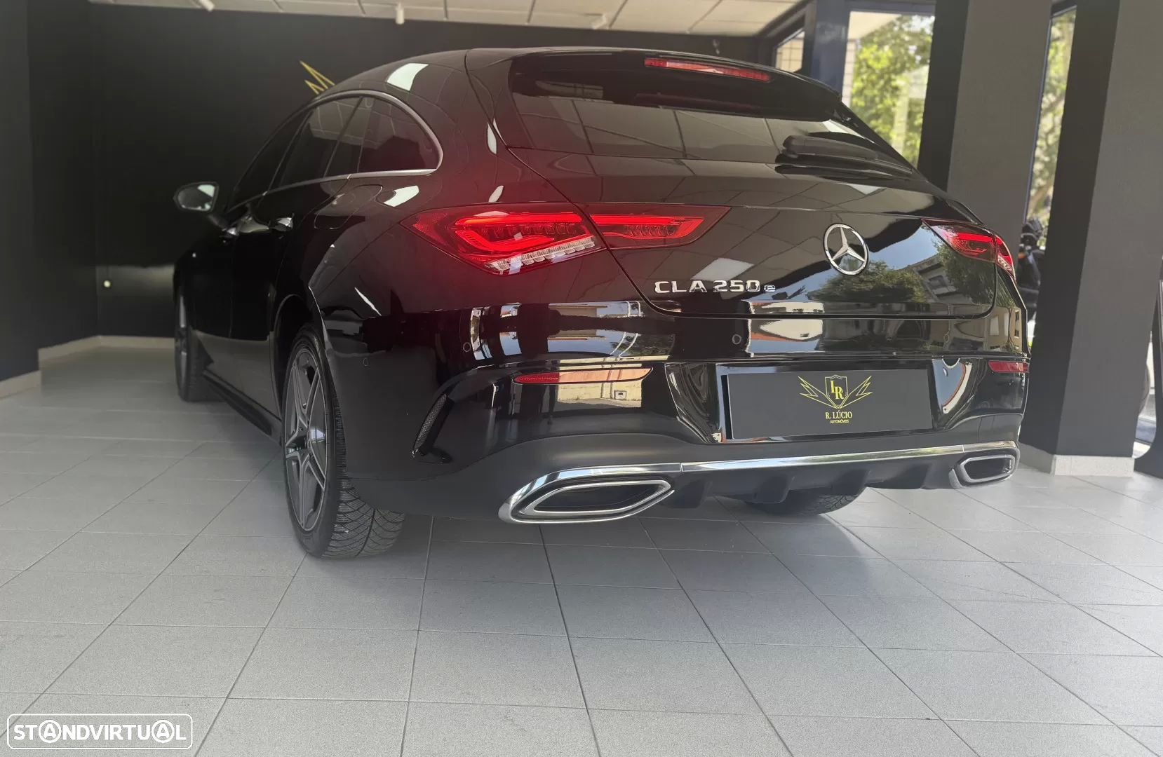 Mercedes-Benz CLA 250 e Shooting Brake AMG Line - 28