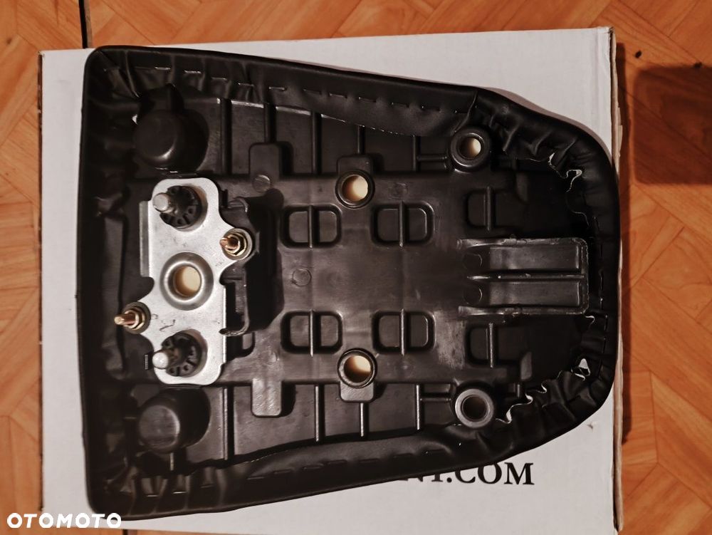 Suzuki sv 650 kanapa nakładka pasażera 2005 - 3