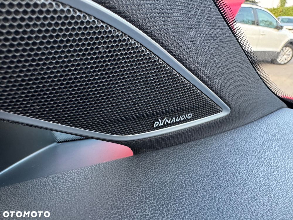 Volkswagen Golf GTI (BlueMotion Technology) DSG Performance - 30