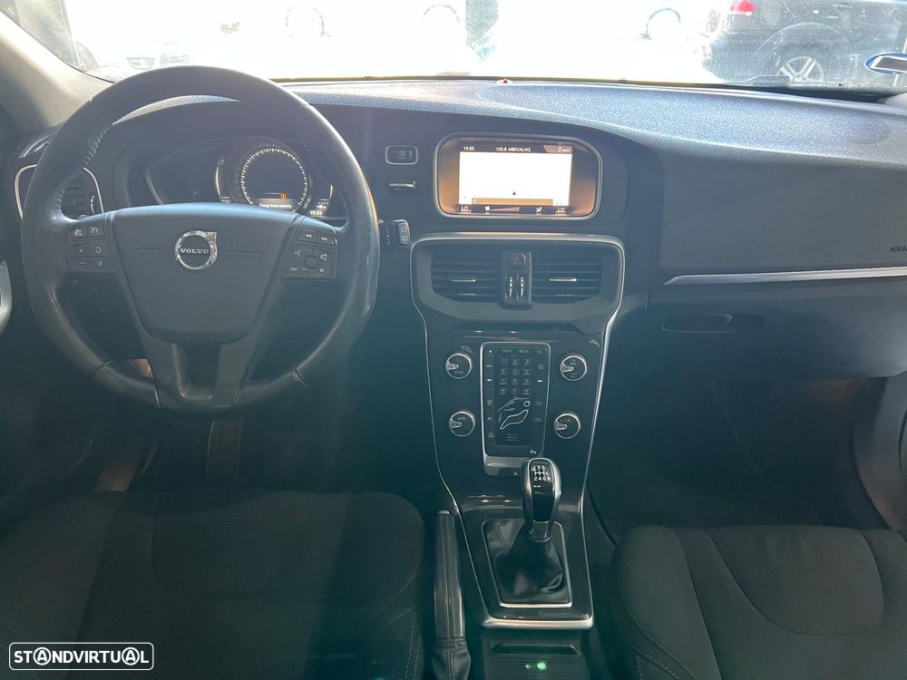 Volvo V40 2.0 D3 Momentum - 11