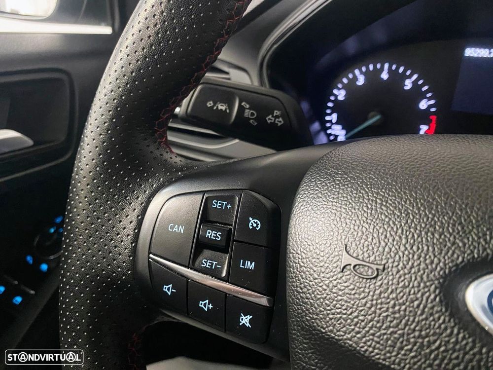 Ford Focus 1.0 EcoBoost MHEV ST-Line - 19