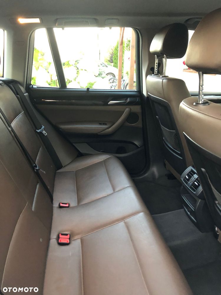 BMW X3 ver-520d - 11