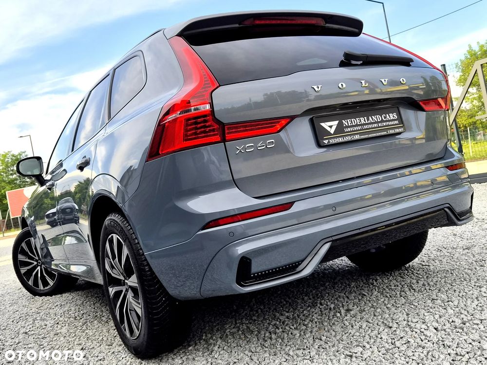 Volvo XC 60 B4 D AWD Plus Dark - 8