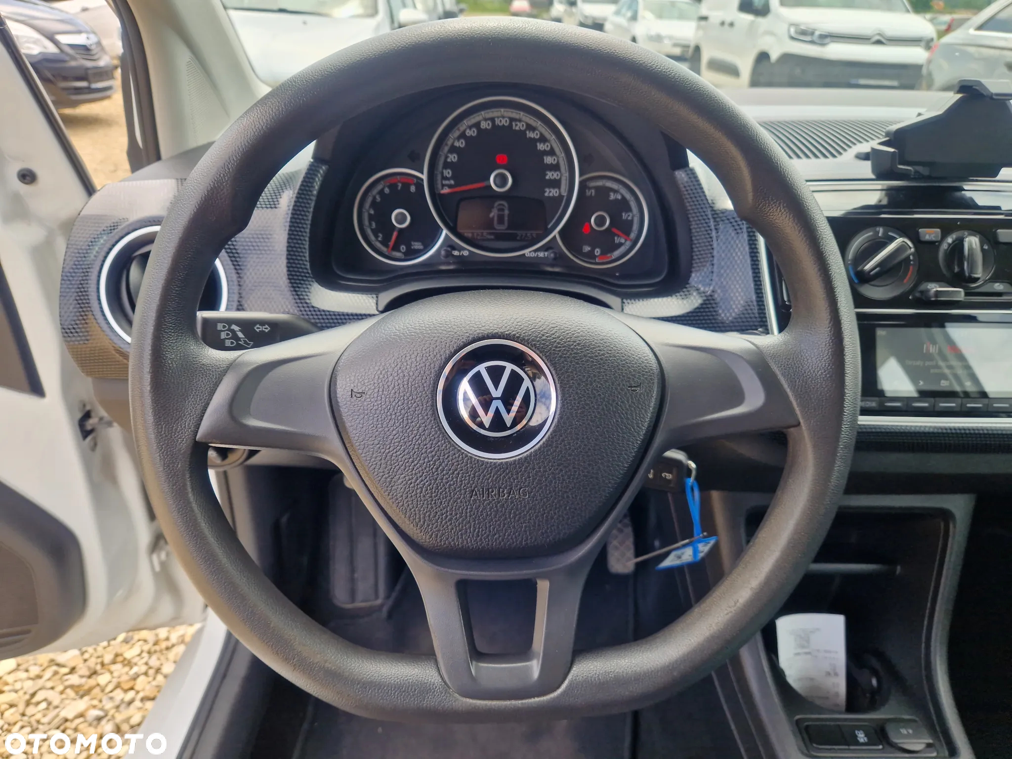 Volkswagen up! (BlueMotion Technology) move - 17