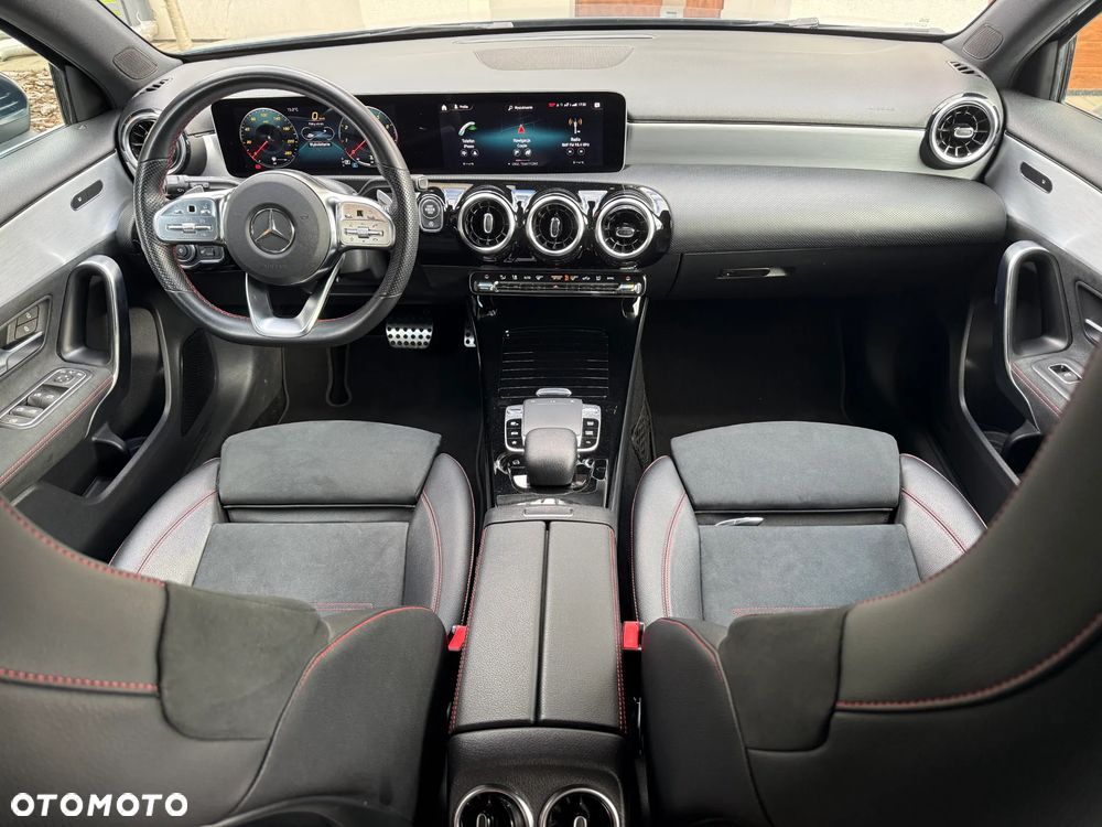 Mercedes-Benz Klasa A 220 4-Matic AMG Line 7G-DCT - 16