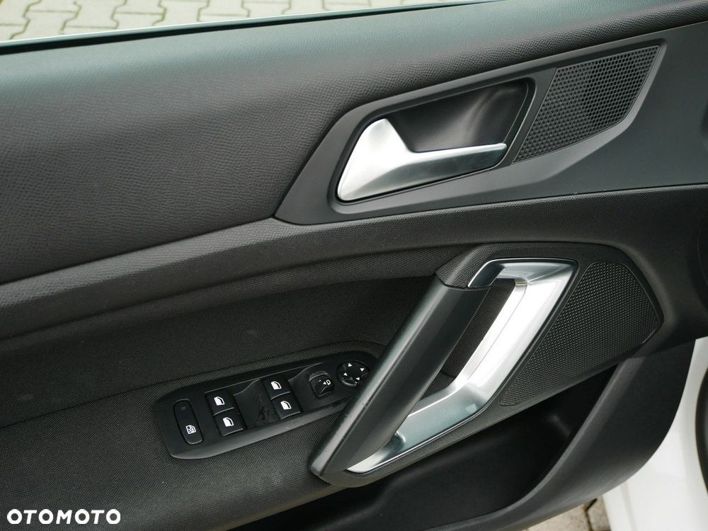 Peugeot 308 BlueHDi FAP 150 Stop&Start Automatik Allure - 19