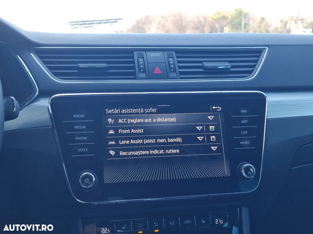 Skoda Superb 2.0 TDI DSG Ambition - 28