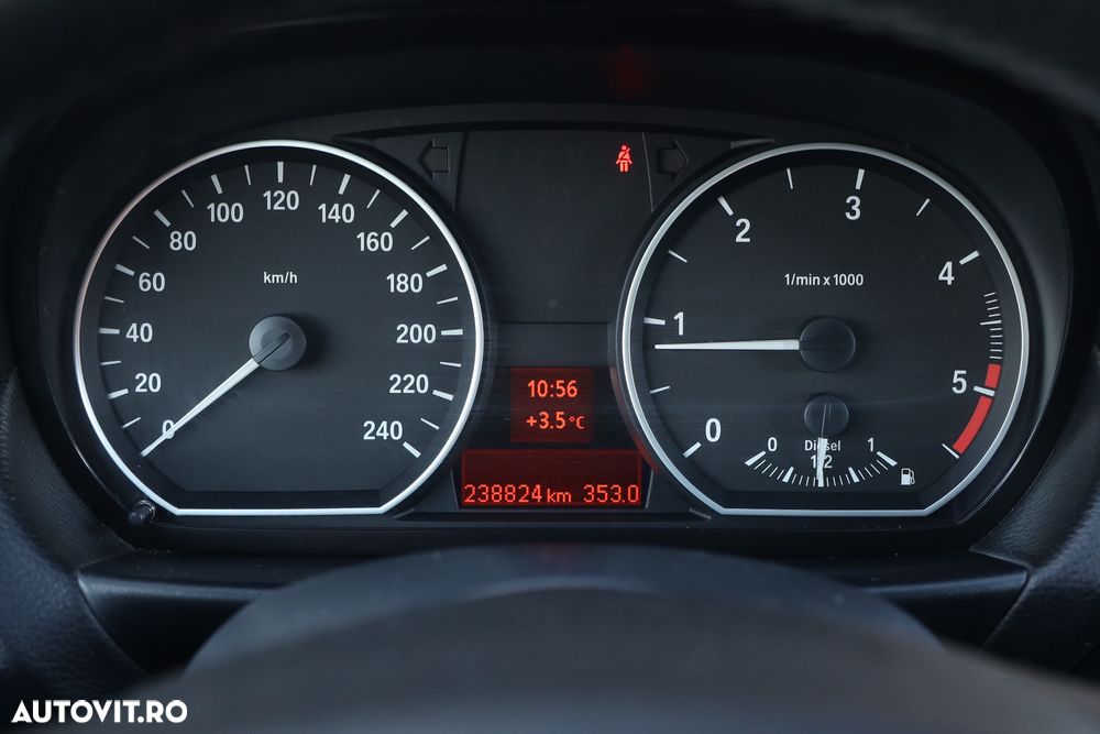 BMW Seria 1 118d - 22