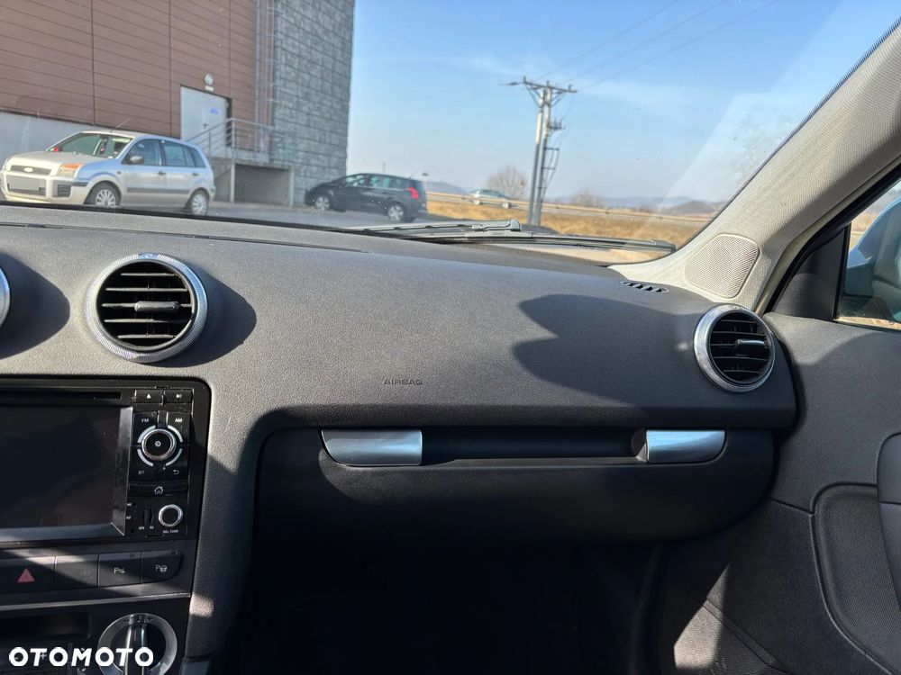 Audi A3 Sportback 2.0 TDI DPF Ambiente - 8