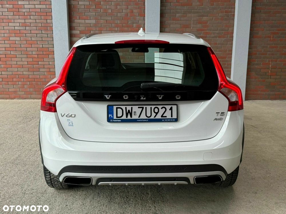 Volvo V60 T5 Drive-E Kinetic - 4