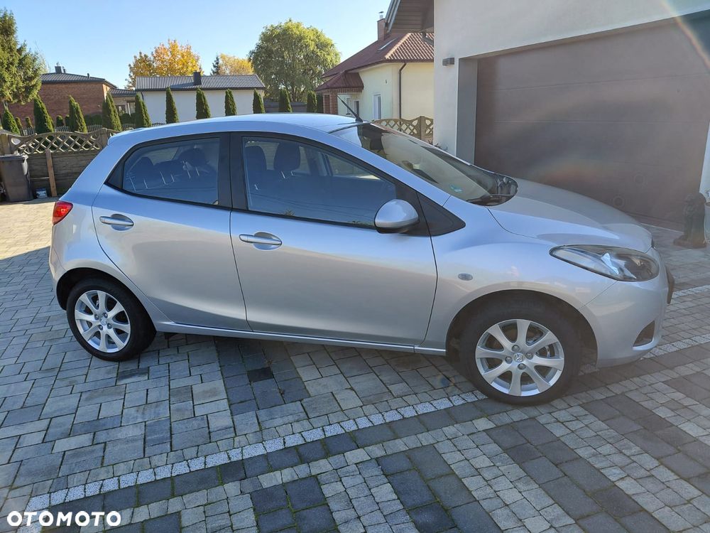Mazda 2 - 4