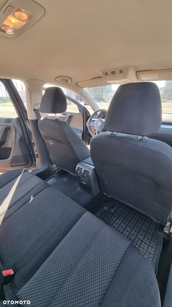 Volkswagen Passat 1.6 TDI Trendline - 21