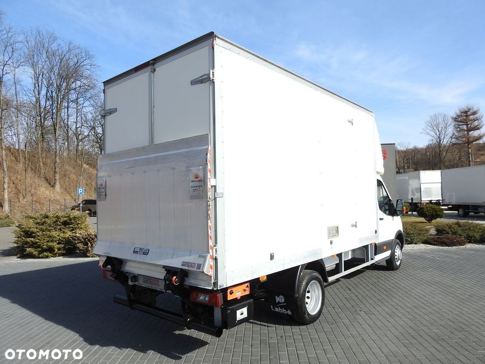 Ford TRANSIT  KONTENER WINDA 8 PALET TEMPOMAT LEDY BLIŹNIACZE KOŁA KLIMATYZACJA  170KM - 4