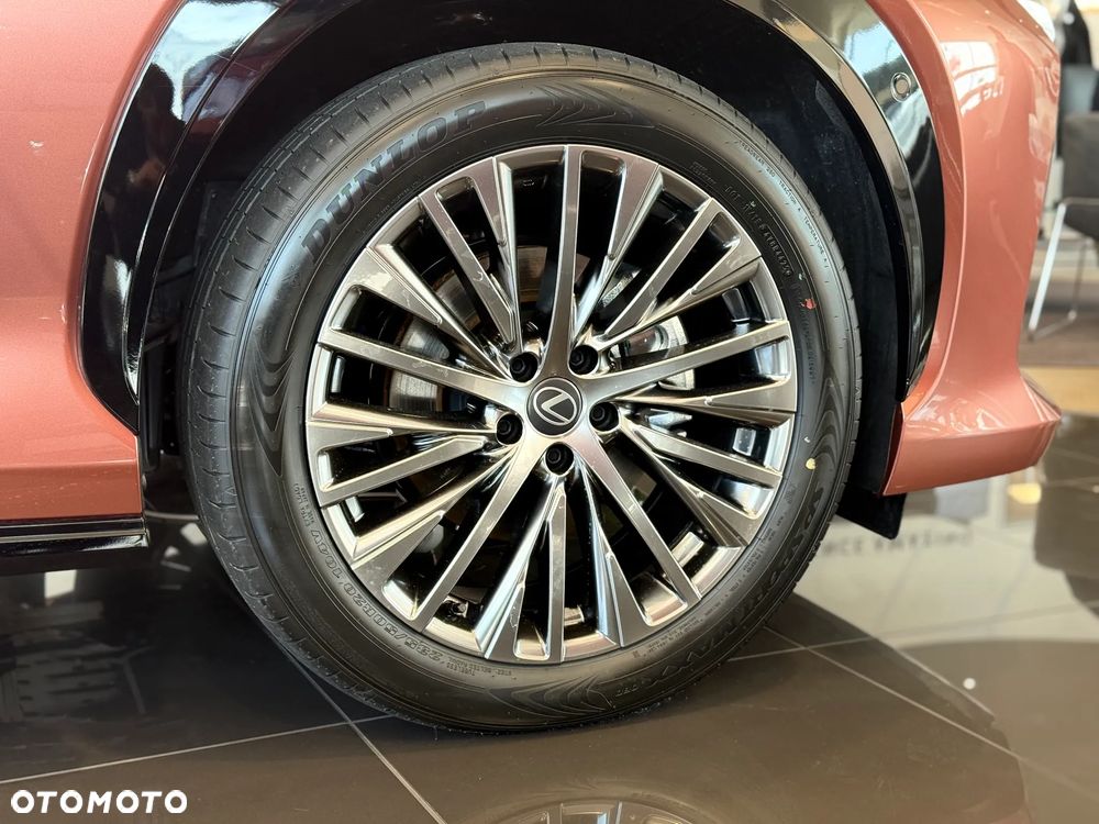 Lexus RZ - 6