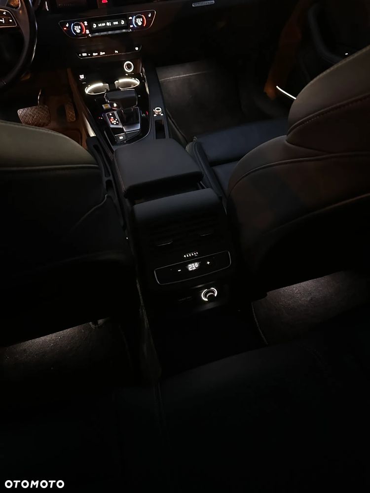 Audi A4 Limousine - 14