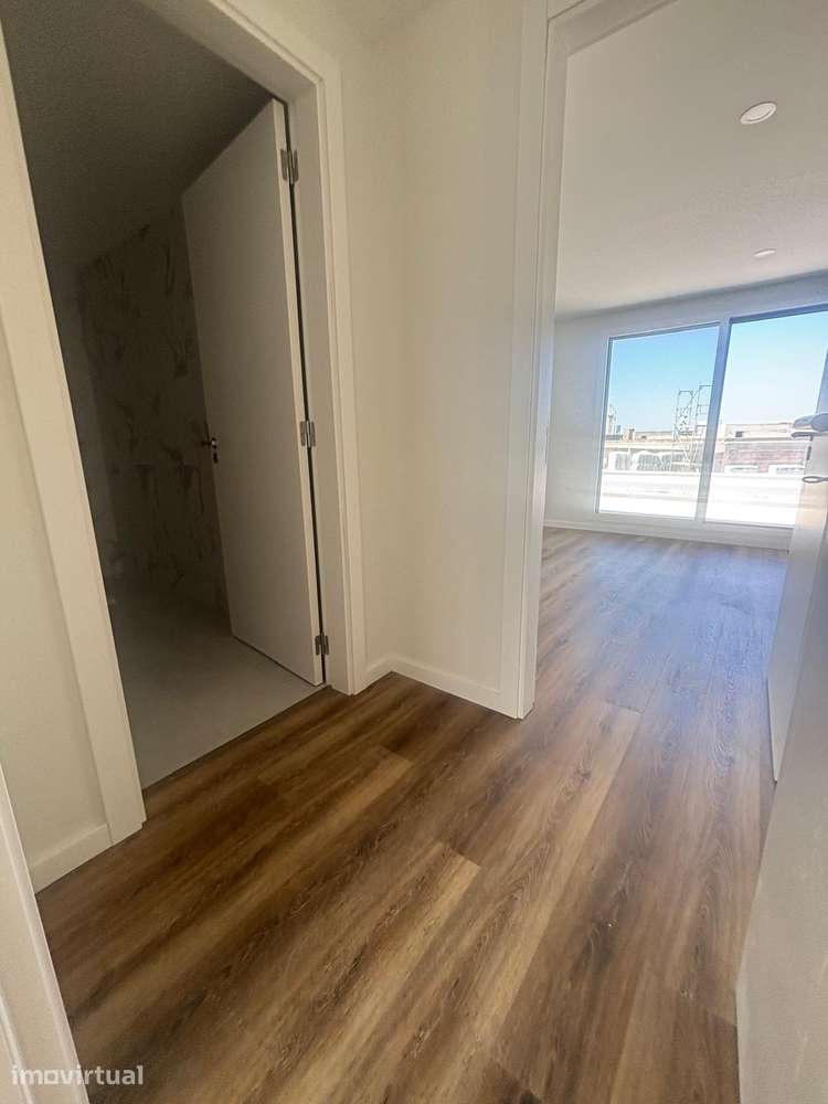 Apartamento T5 duplex com varanda e garagem - Grande imagem: 5/26