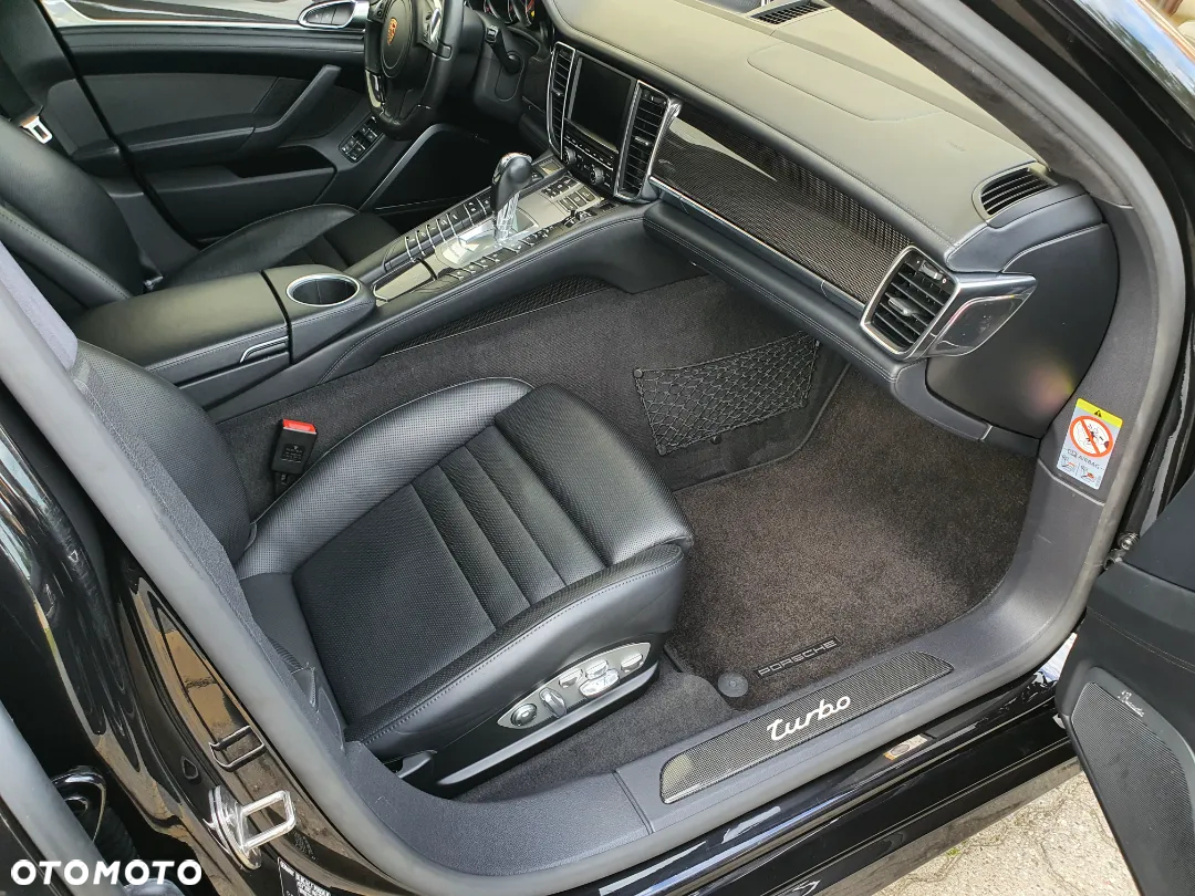 Porsche Panamera - 22
