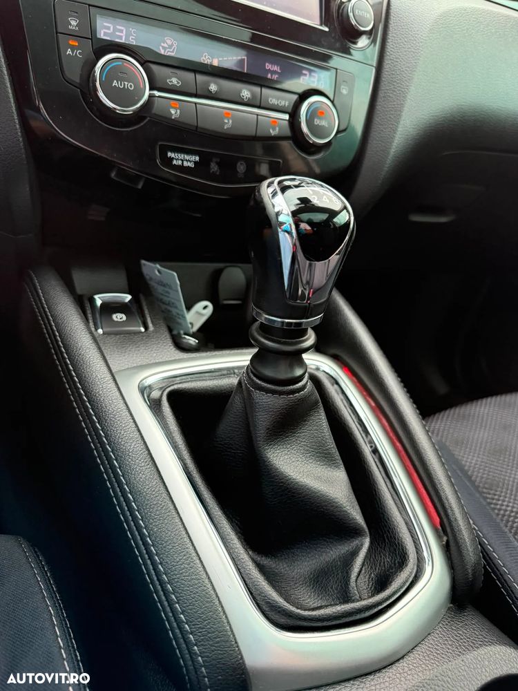 Nissan Qashqai 1.6 DCI Start/Stop N-Connecta - 17