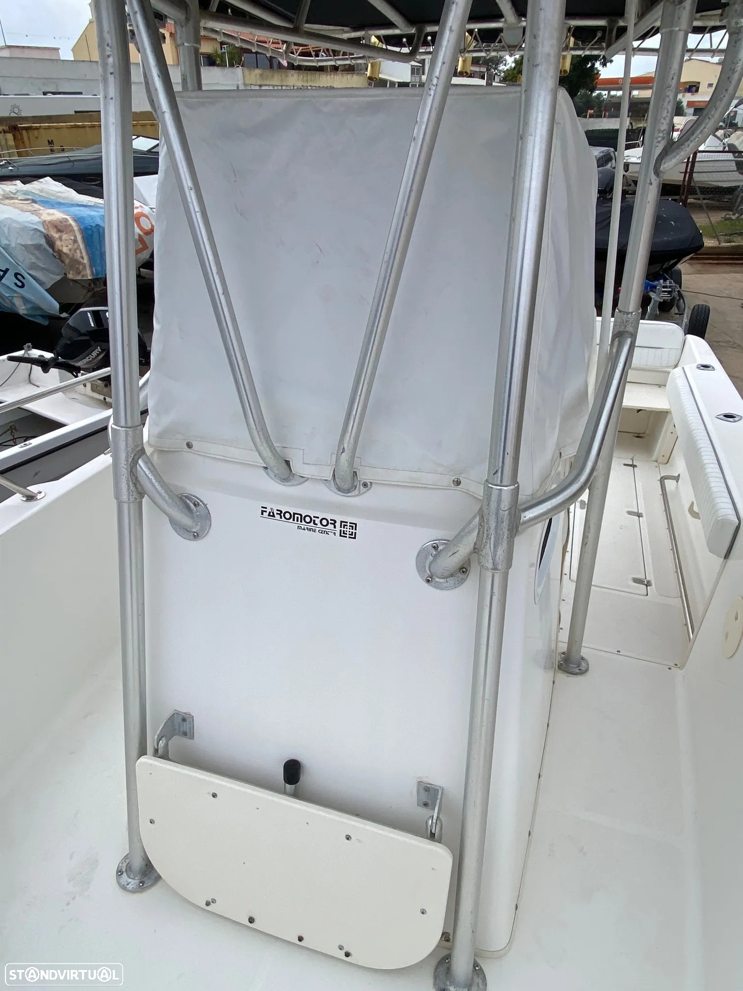 Boston Whaler Outrage 21 - 32