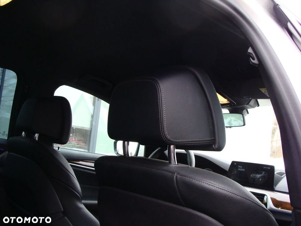 BMW Seria 5 520d xDrive M Sport sport - 18