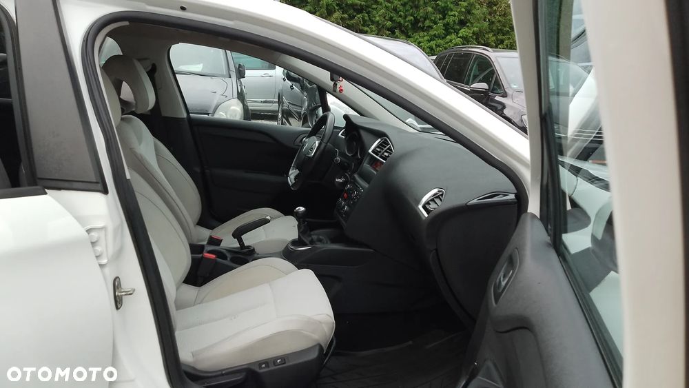 Citroën C4 HDi 90 Selection - 24