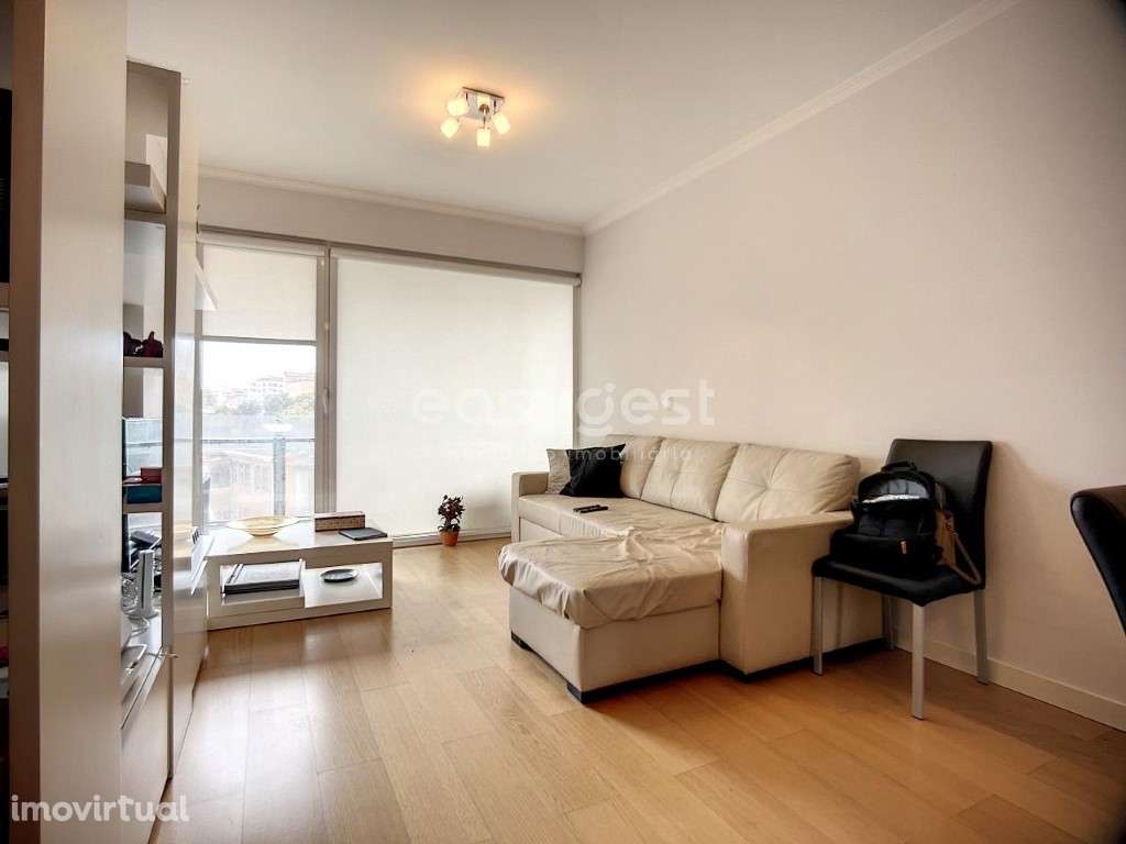 T1 com 118m2 em condomínio privado, garagem, junto ao Teatro da Comuna - Grande imagem: 2/17