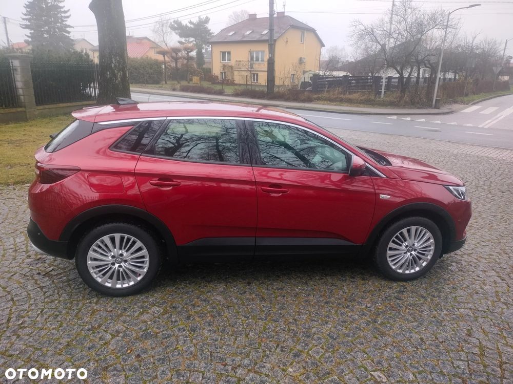 Opel Grandland X 1.2 T GPF Design&Tech S&S - 8
