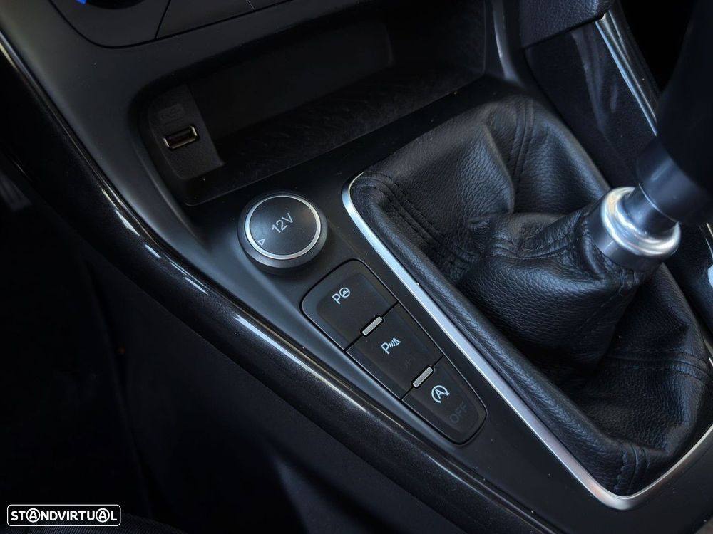 Ford Focus SW 1.5 TDCi EcoBlue Titanium - 22