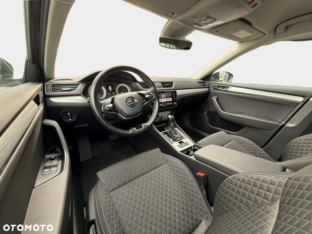 Skoda Superb 2.0 TDI SCR Ambition DSG - 8