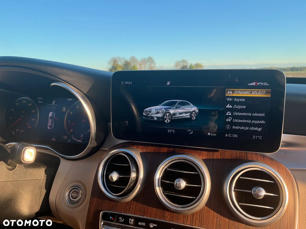 Mercedes-Benz Klasa C 300 4Matic 9G-TRONIC Avantgarde - 19