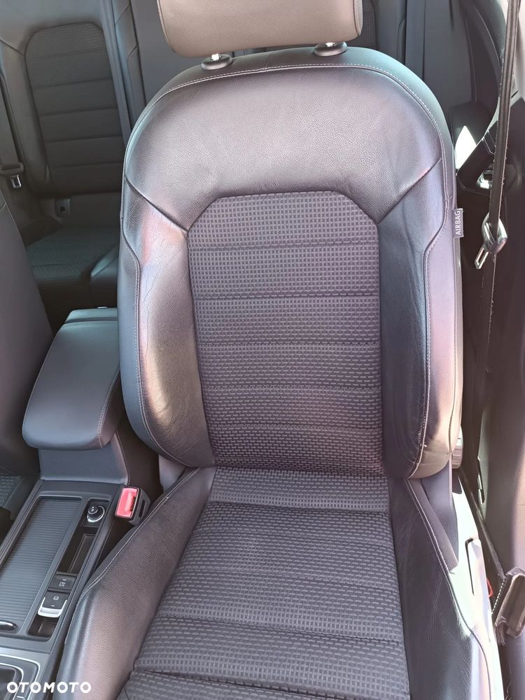 Volkswagen Golf 1.6 TDI BlueMotion Technology Comfortline - 13